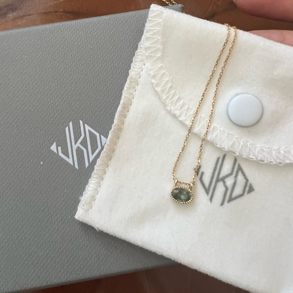 Jennie Kwon Designs East West Green Sapphire Necklace 14k Gold - Picture 7 of 9